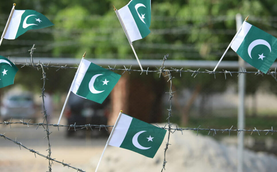 Pakistan Flags wire