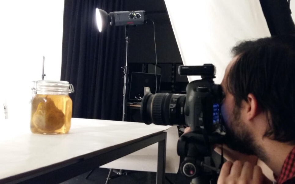 Nicolás Chamás Türk tomando fotos Berlin.