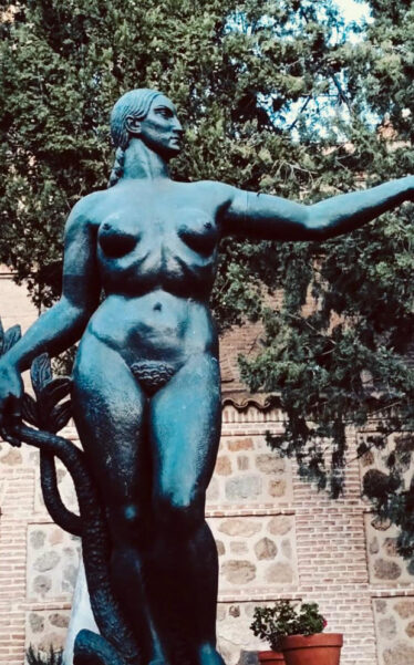 Escultura por Victorio Macho en Toledo